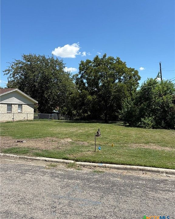 2nd image of 519 Judy Ln