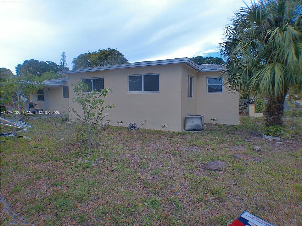 1st image of 205 NW 121st St
