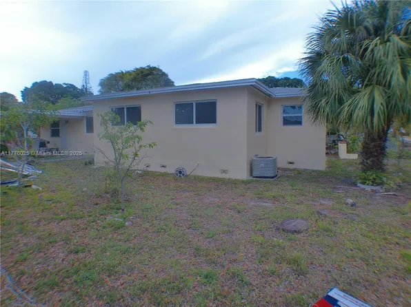 205 NW 121st St, North Miami, FL 33168