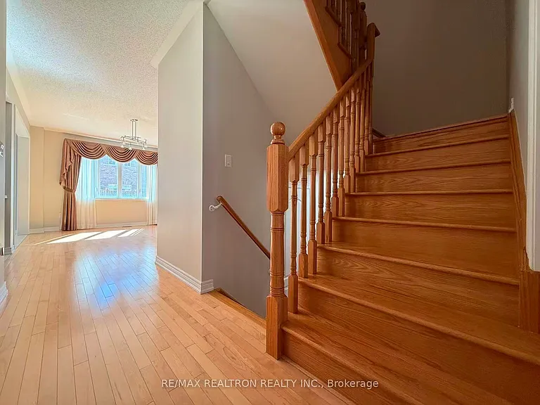 7 Hyacinth St — Photo 6