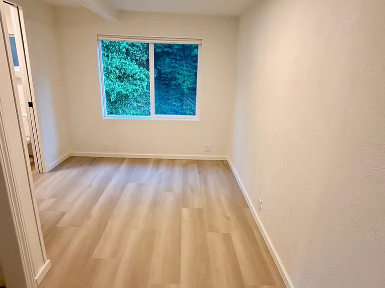 10137 Field Ln — Photo 5