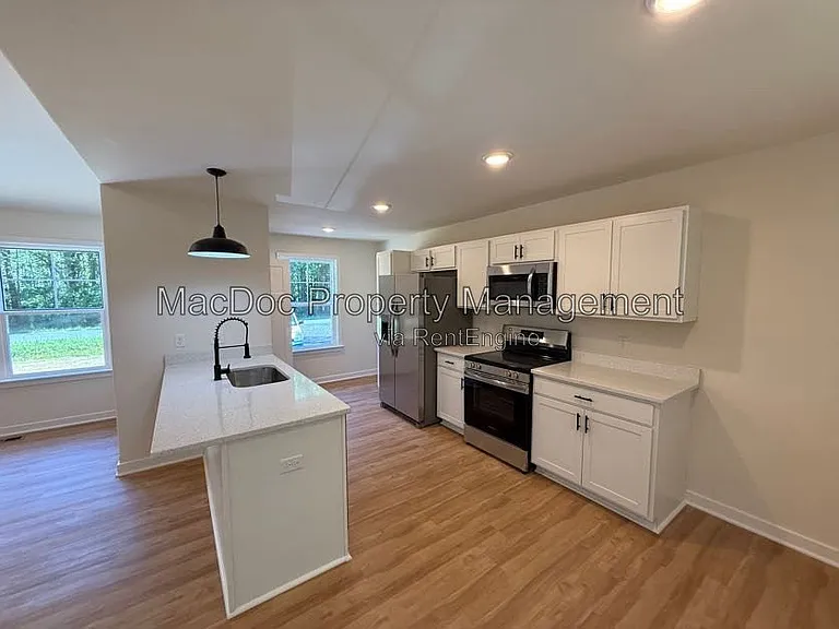 387 Forest Grove Rd — Photo 9