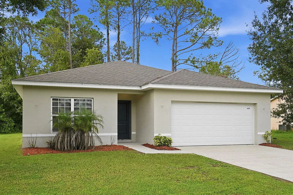 4 bed, 2.0 bath, 1661 sqft, $1,665 — Photo 3