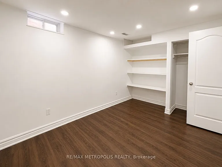 81 Trumpeter St #BASEMENT — Photo 7