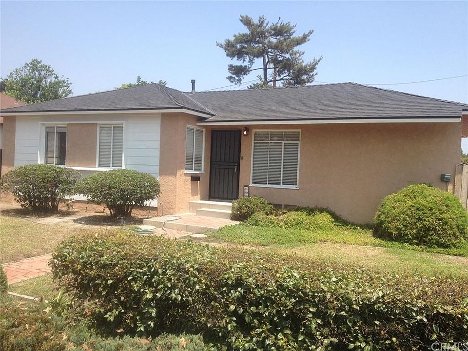 1st image of 4002 N Foxdale Ave