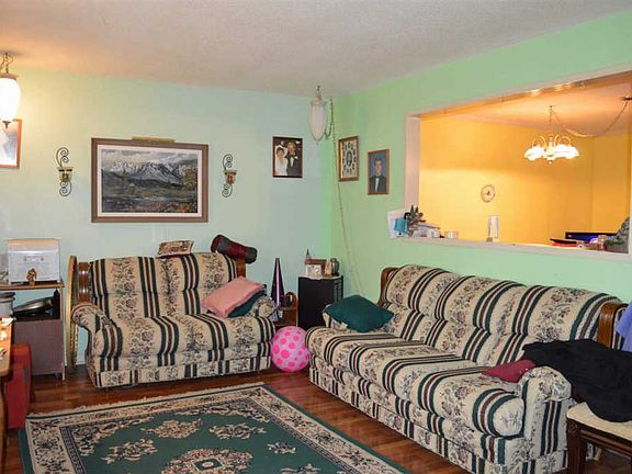 2nd image of 4725 Pebble Brook Cir NE