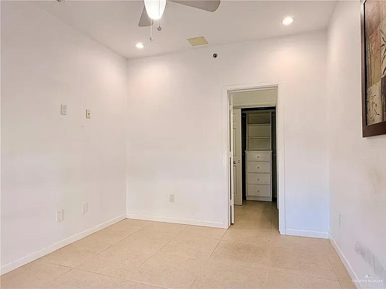 813 Travis St #207 — Photo 18