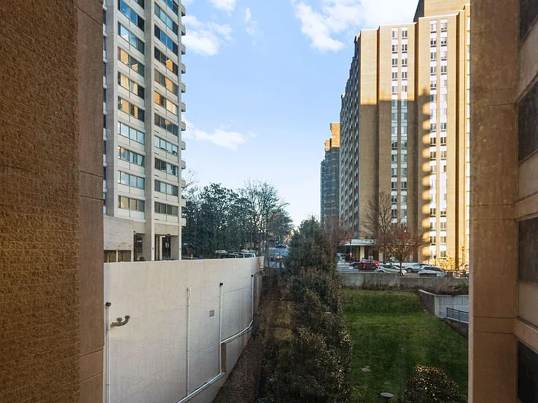 4515 Willard Ave #720S — Photo 16