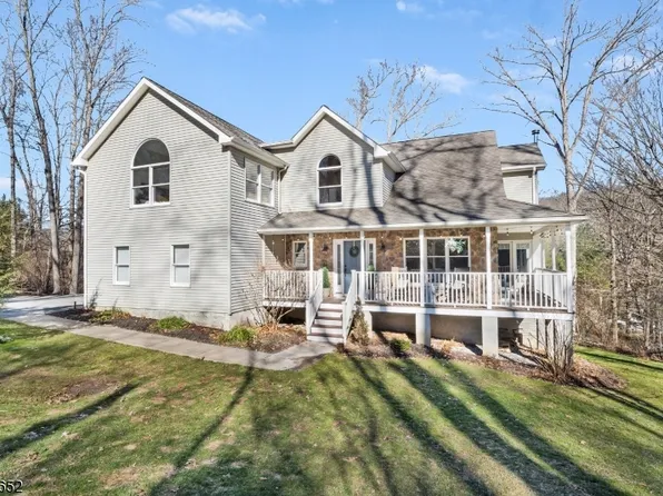 4 The Trail, Hackettstown Town, NJ 07840