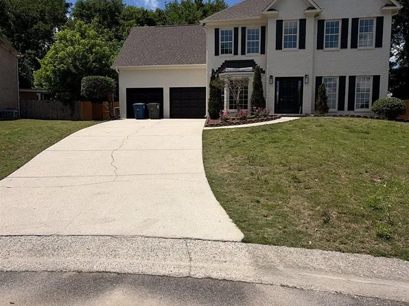 636 Bluff Park Rd, Hoover, AL 35226