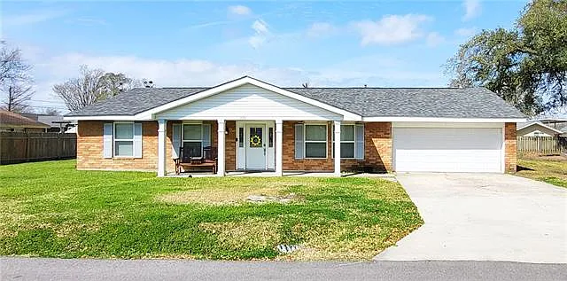 3 bed, 2.0 bath, 1900 sqft, $2,000 — Photo 3