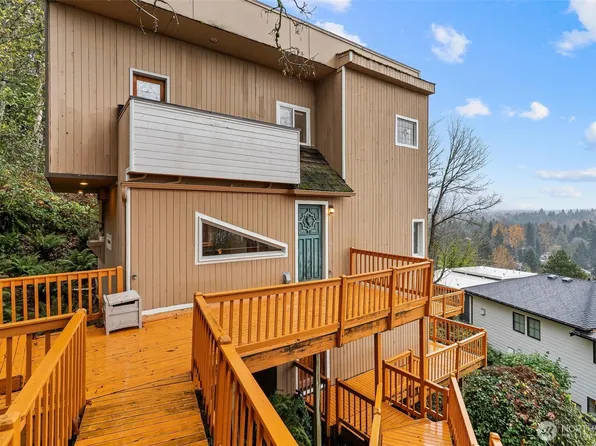 11804 90th Avenue NE, Kirkland, WA 98034