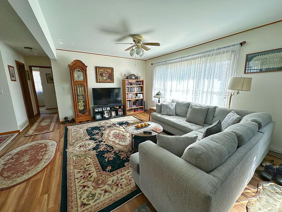 103 Spring St, Decorah, IA 52101 Zillow