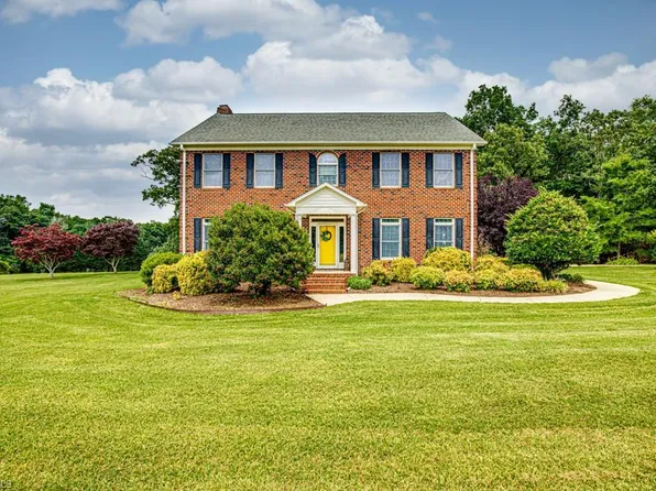 2110 Banner Whitehead Rd, Sophia, NC 27350