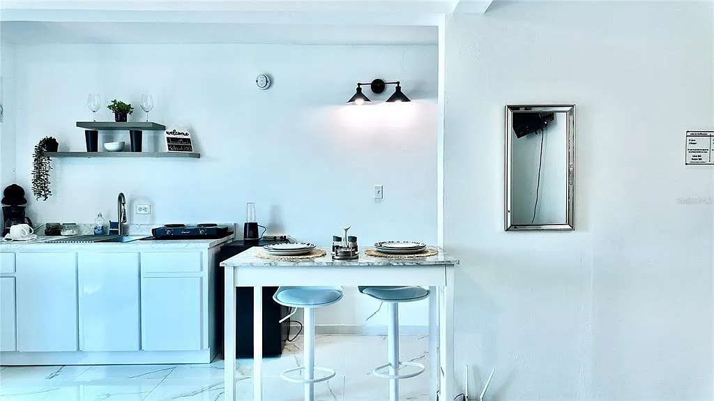 1 bed, 1.0 bath, 350 sqft, $1,000 — Photo 4