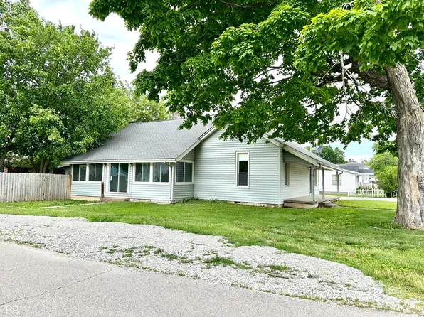 106 S Hancock St, Waynetown, IN 47990
