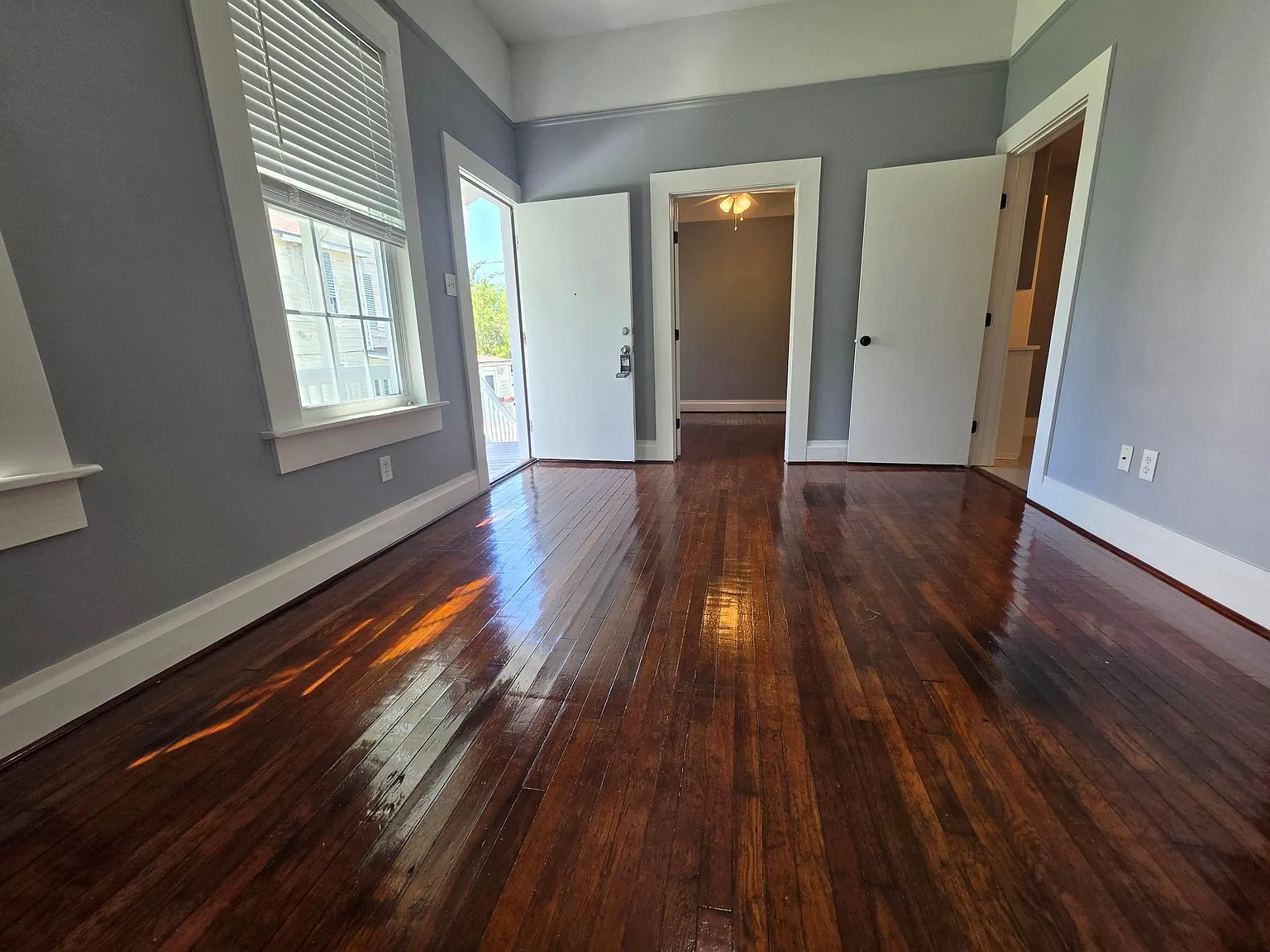 2 bed, 1.0 bath, 1328 sqft, $1,700 — Photo 3