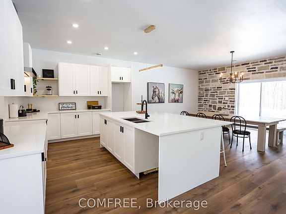 5th image of 3244 Piche Rd