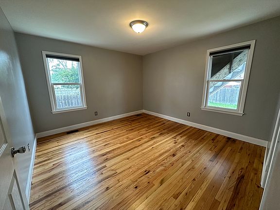 4th image of 1154 Lincoln St #1