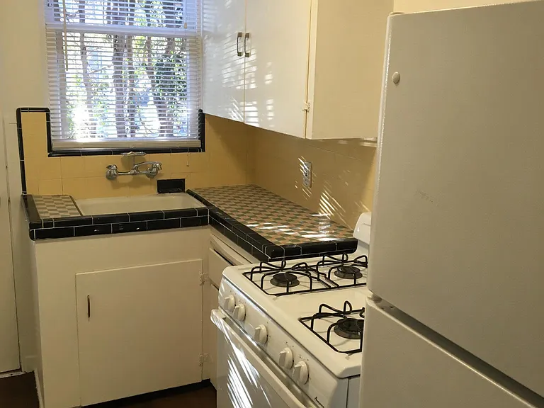 126 Juniper St — Photo 17