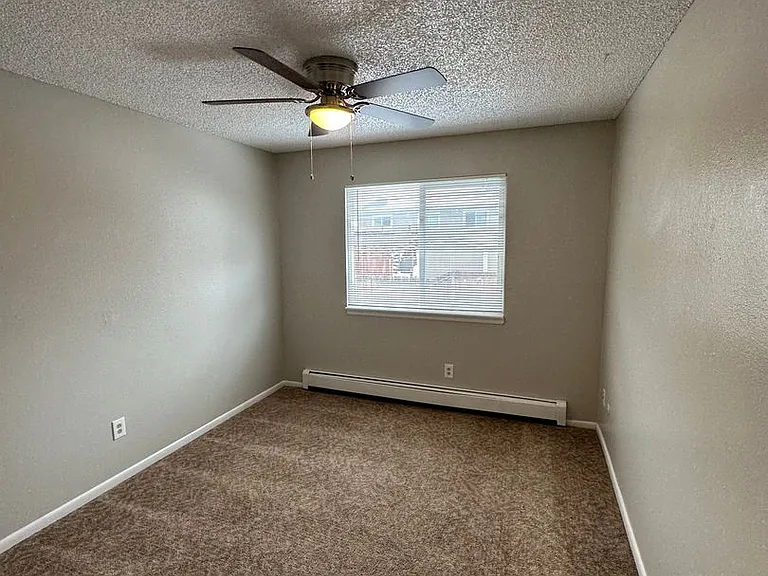 108 Camelot Ct — Photo 11