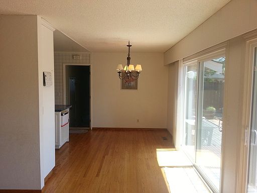 3rd image of 3509 Meadowbrook Dr