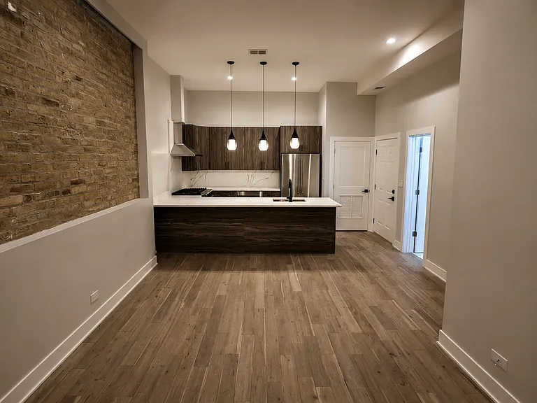 64 E Cedar St #2R — Photo 5
