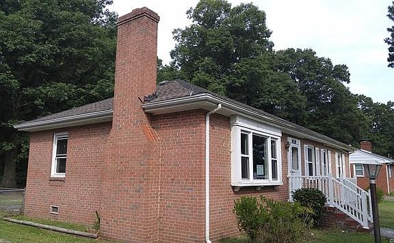 2nd image of 818 Woodhaven Dr