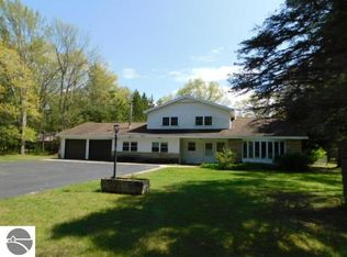 839 Island Lake Rd NW, Kalkaska, MI 49646