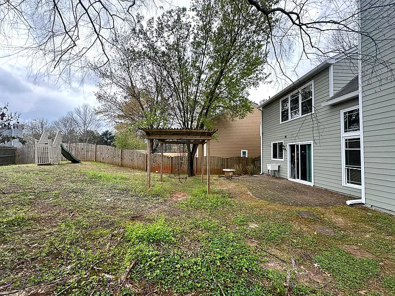4208 Pentworth Ln NW — Photo 25