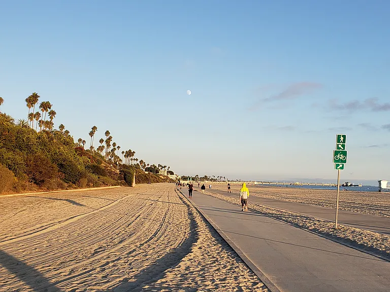 Beach bike/running/walking trail