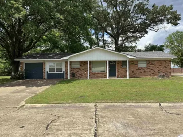 1002 Champion St, Texarkana, TX 75501