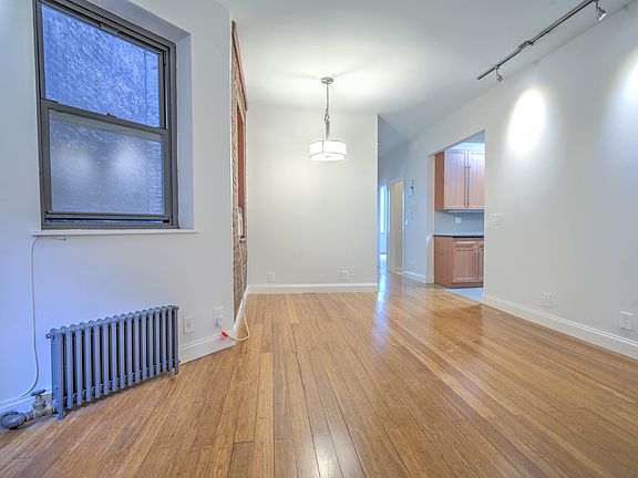 4th image of 208 E 13th St APT 3F
