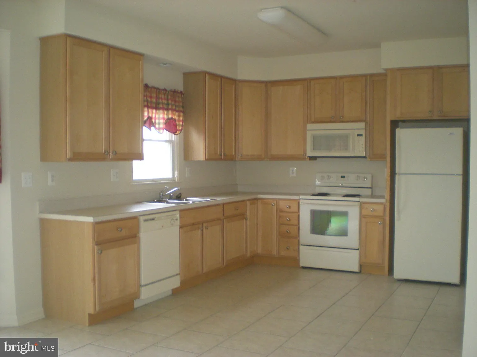 3 bed, 2.5 bath, 1552 sqft, $2,450 — Photo 4