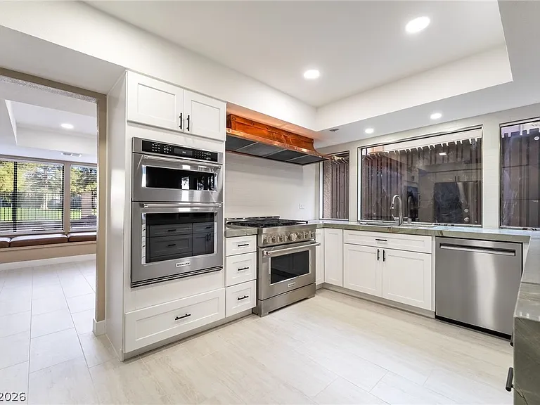 968 Pinehurst Dr — Photo 26