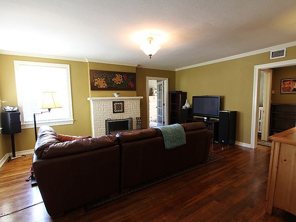 3rd image of 4054 Green St
