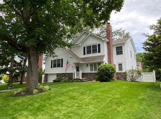 40 Plymouth Rd, Port Washington, NY 11050