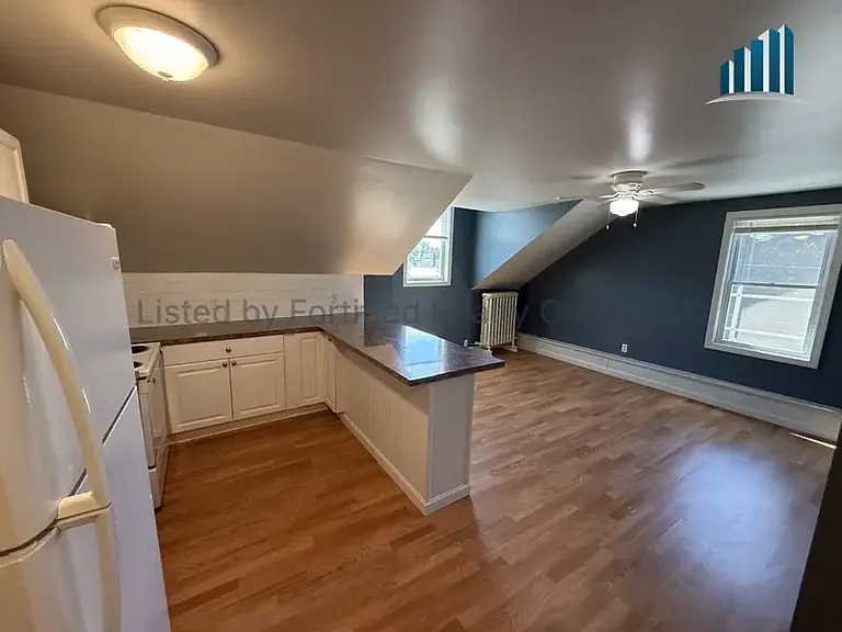 550 Maple St #3F — Photo 1