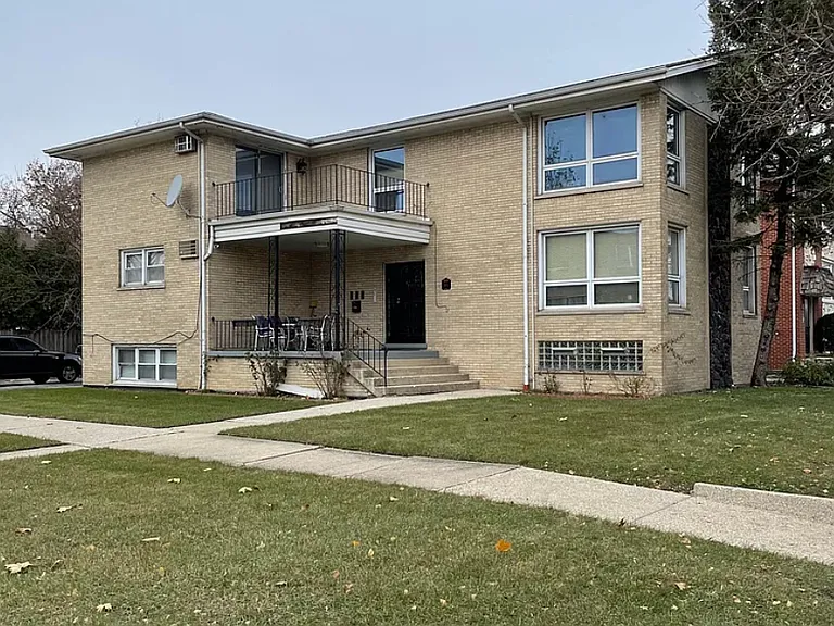 484 Shenstone Rd #3 — Photo 1
