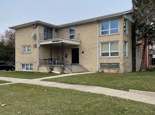 484 Shenstone Rd #3, Riverside, IL 60546