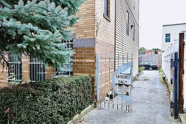 Sold by B Square Realty | media 15