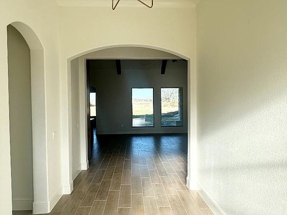 4th image of 215 Salt Creek Ct