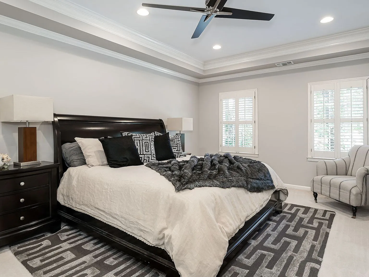 5 bed, 3172 sqft, $8,500 — Photo 3