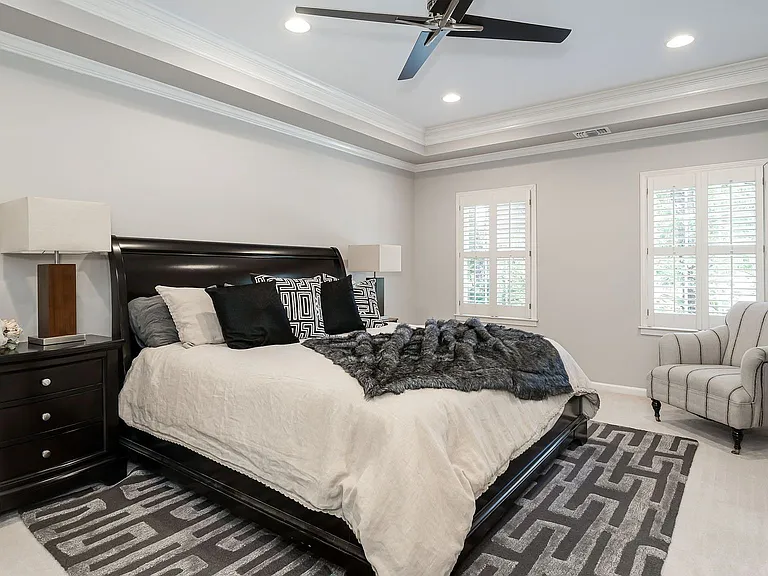 340 Rosalie Ct — Photo 3