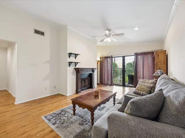 409 E 38th St APT 302, Austin, TX 78705