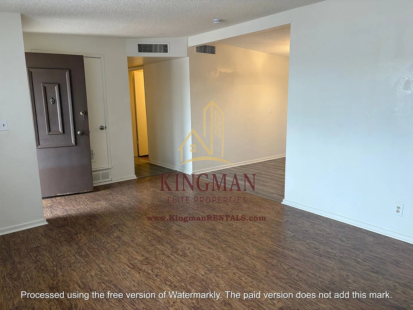 3 Bed, 2 Bath Home with RV Gate, Circle Drive, Screened Porch & Storage Shed — Photo 4