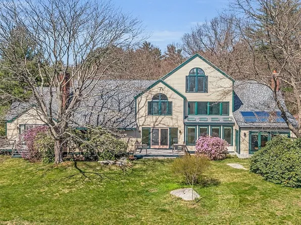 163 Common Ln, Beverly, MA 01915