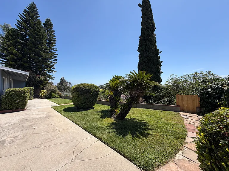 1100 S Isabella Ave — Photo 18