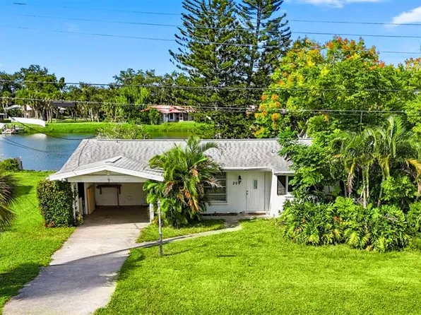 209 Lake Shore Dr, Nokomis, FL 34275