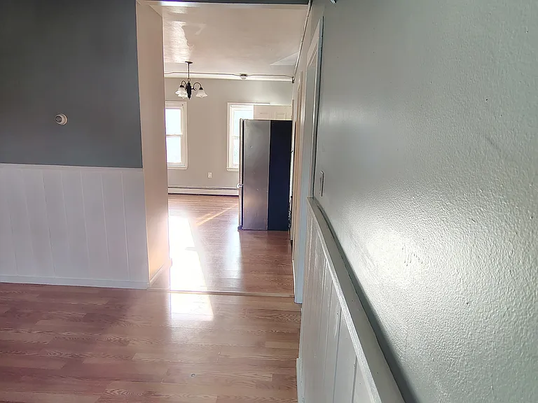 18 Scott Rd #2R — Photo 5